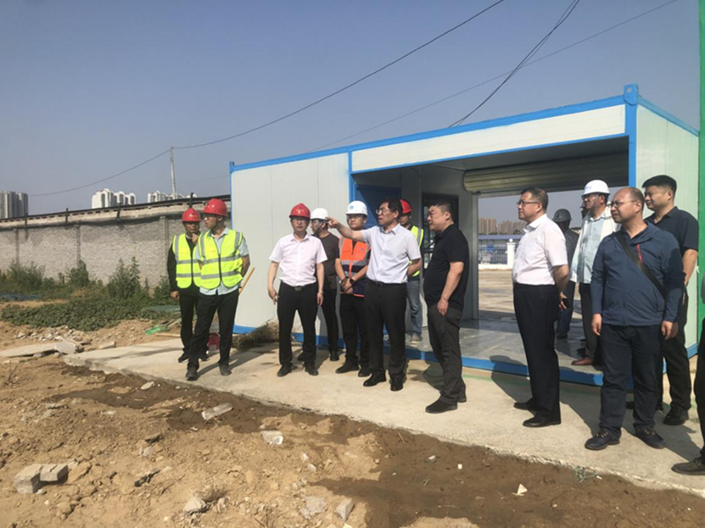 鄭州市建設投資集團有限公司黨委書(shū)記、董事長(cháng)汪洋到侯寨新鎮區安置區調研項目建設工作