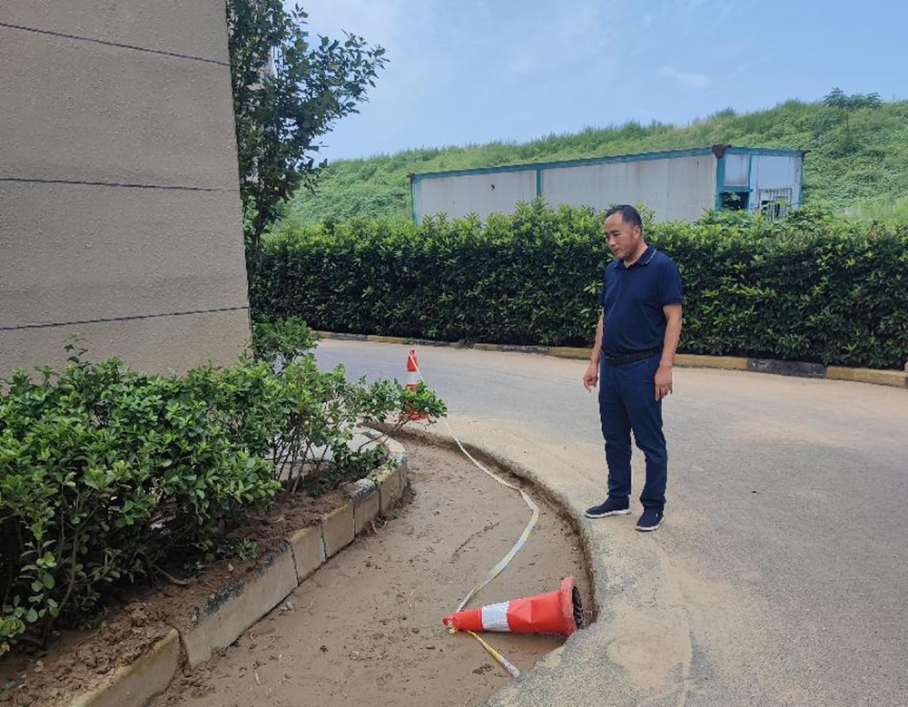 集團公司黨委委員、副總經(jīng)理祁紅軍到柳林安置區檢查督導消防整改和驗收工作